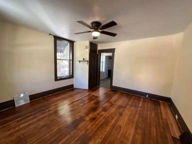 Main picture of 55 Locust St