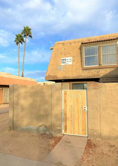 Main picture of 4023 S 44th St