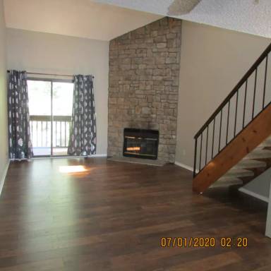 Main picture of 220 Wright St