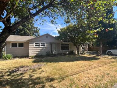 Main picture of 3337 Royal Ave