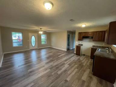 Main picture of 2360 Parkertown Rd