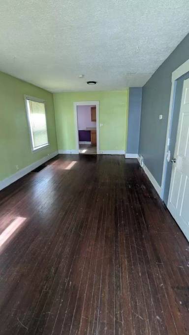 Main picture of 3714-3712 W 42 St