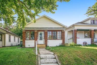 Main picture of 2018 Kemble Ave