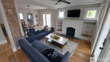 Main picture of 219 Girard Blvd SE