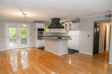 Main picture of 115 Biscayne Dr NW