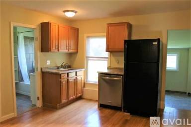 Main picture of 18 Seavey St