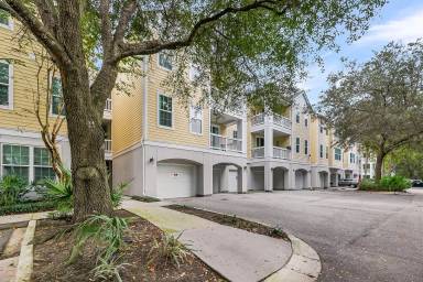 Main picture of Twelve Oaks