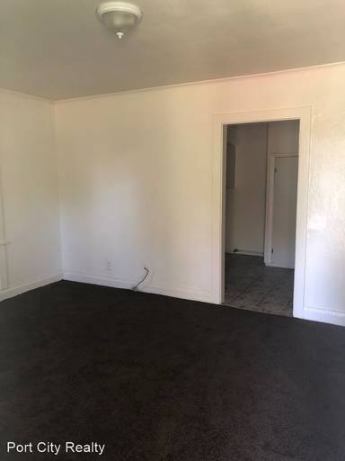 Main picture of 6510 1/2 Henderson Ave