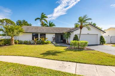 Main picture of 9481 Southampton Pl