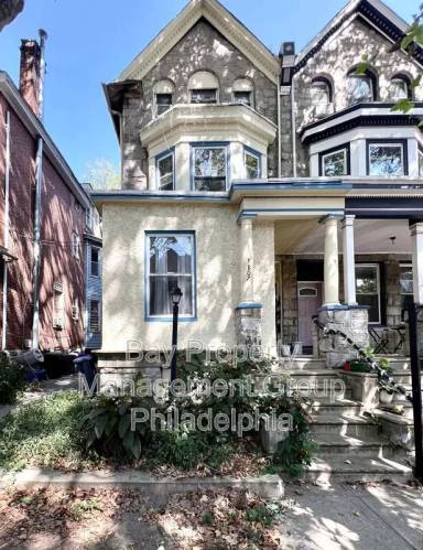 Main picture of 807 S Saint Bernard St