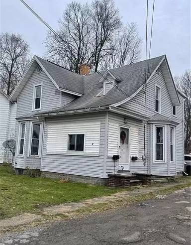 Main picture of 15 College Ave