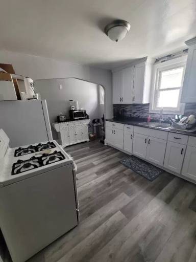 Main picture of 180 Avery Ave