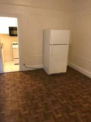 Main picture of 35 Kensington Ave
