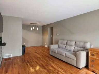 Main picture of 25551 Lahser Rd