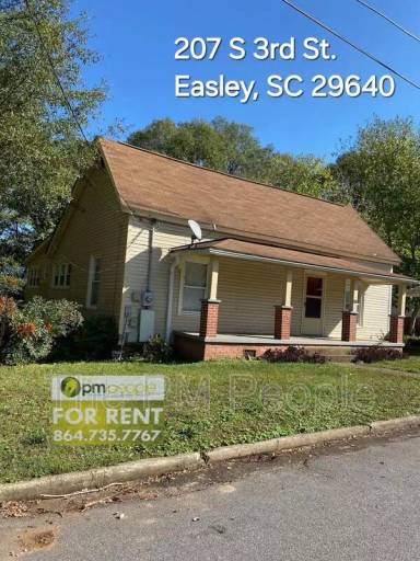 Main picture of 207 S 3rd St
