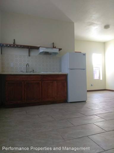 Main picture of 523 Slate Ave NE