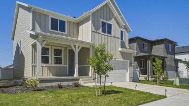 Main picture of 154 E Parade Ave