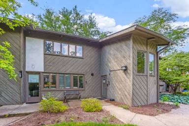 Main picture of 2109 W 5th Ave