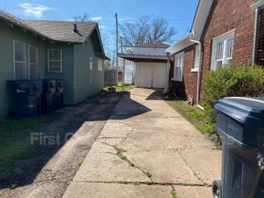 Main picture of 1801 N Jordan Ave