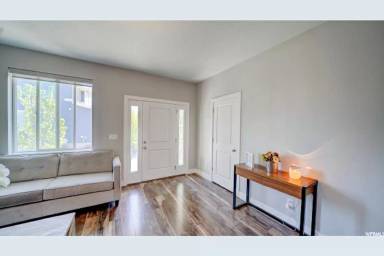 Main picture of 6798 S Krutoy Ln