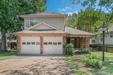 Main picture of 3144 Lake Dr
