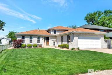 Main picture of 7936 New England Ave