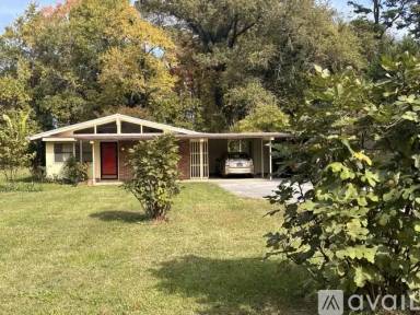 Main picture of 920 Wesley Rd