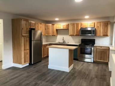 Main picture of 215 Whitman St