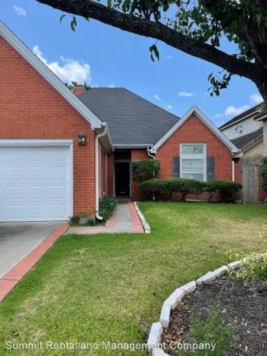 Main picture of 6009 Country Club Dr