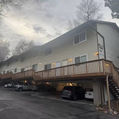 Main picture of 702 N Wall St