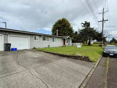 Main picture of 2130 Lewis St