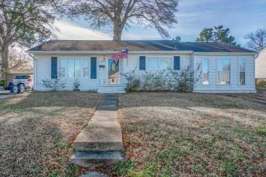Main picture of 5569 Aurora Dr