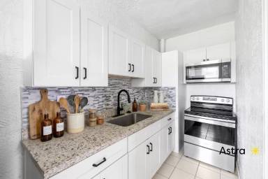 Main picture of 323 N Westland Ave