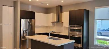 Main picture of 6310 NW 103rd Pl