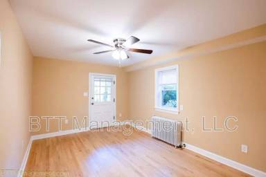 Main picture of 908 Hudson Ave
