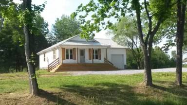 Main picture of 2896 Mosley Ferry Rd