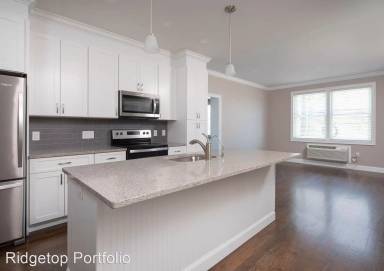 Main picture of 121 N Washington Ave