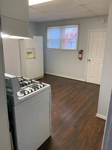 Main picture of 4 N Nashville Ave