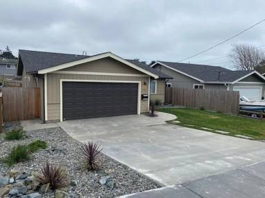 Main picture of 1105 McCullens Ave