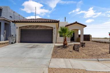 Main picture of 2700 Tierra Oasis St