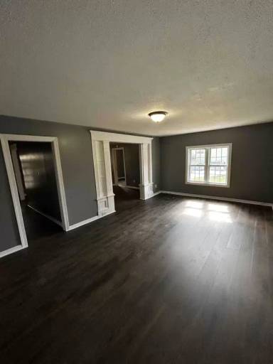 Main picture of 417 Main St