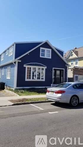 Main picture of 42 N 20th St