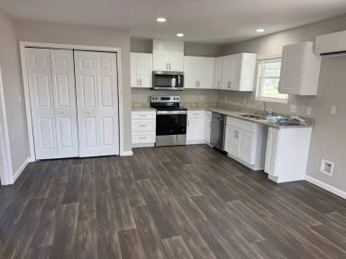 Main picture of 80 Redwood Ln