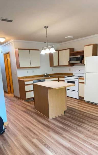 Main picture of 319 8th St