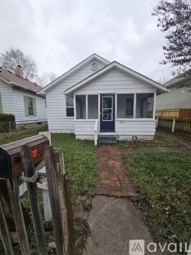 Main picture of 925 N Somerset Ave