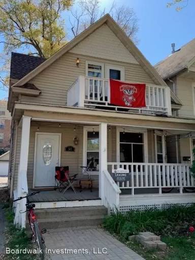 Main picture of 509 W Washington Ave