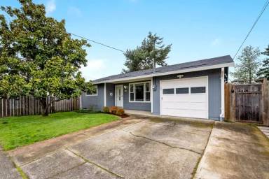 Main picture of 7415 SE Center St