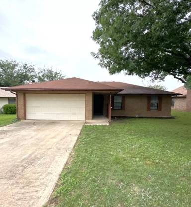 Main picture of 312 Saddle Dr