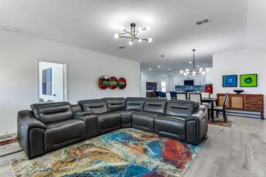 Main picture of 810 Wolf Creek Dr