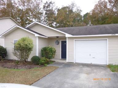 Main picture of 1645 Hollow Dr